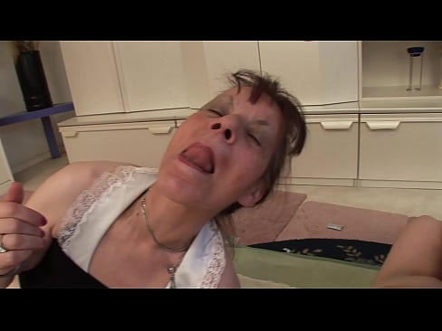 ❤️ Zwei Großmütter und ein Großvater haben einen Dreier ☑ Quality porn bei uns ❌️❤