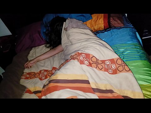 ❤️ Stiefsohn beschimpft seine junge Stiefmutter, während sie schläft. ☑ Quality porn bei uns ❌️❤